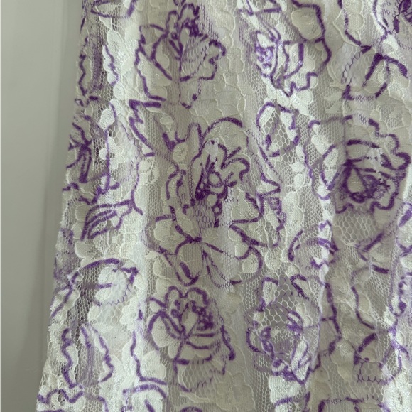 The Limited Floral Lace Sleeveless Blouse - Purple and Cream - Picture 5 of 5